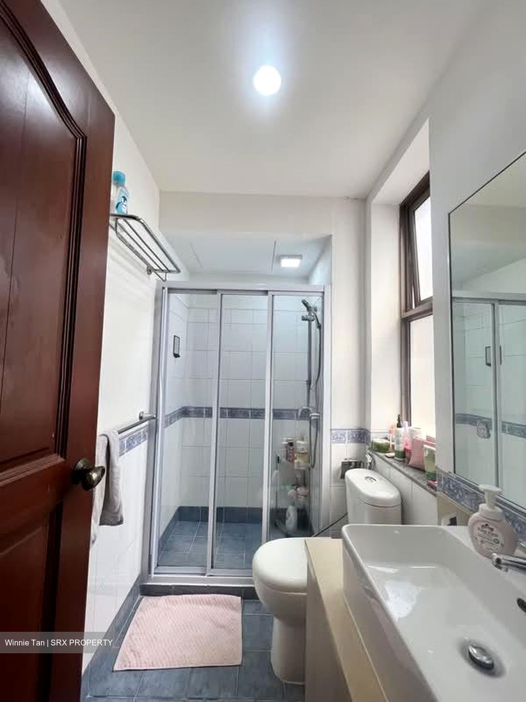 Dmanor (D16), Terrace #592675381